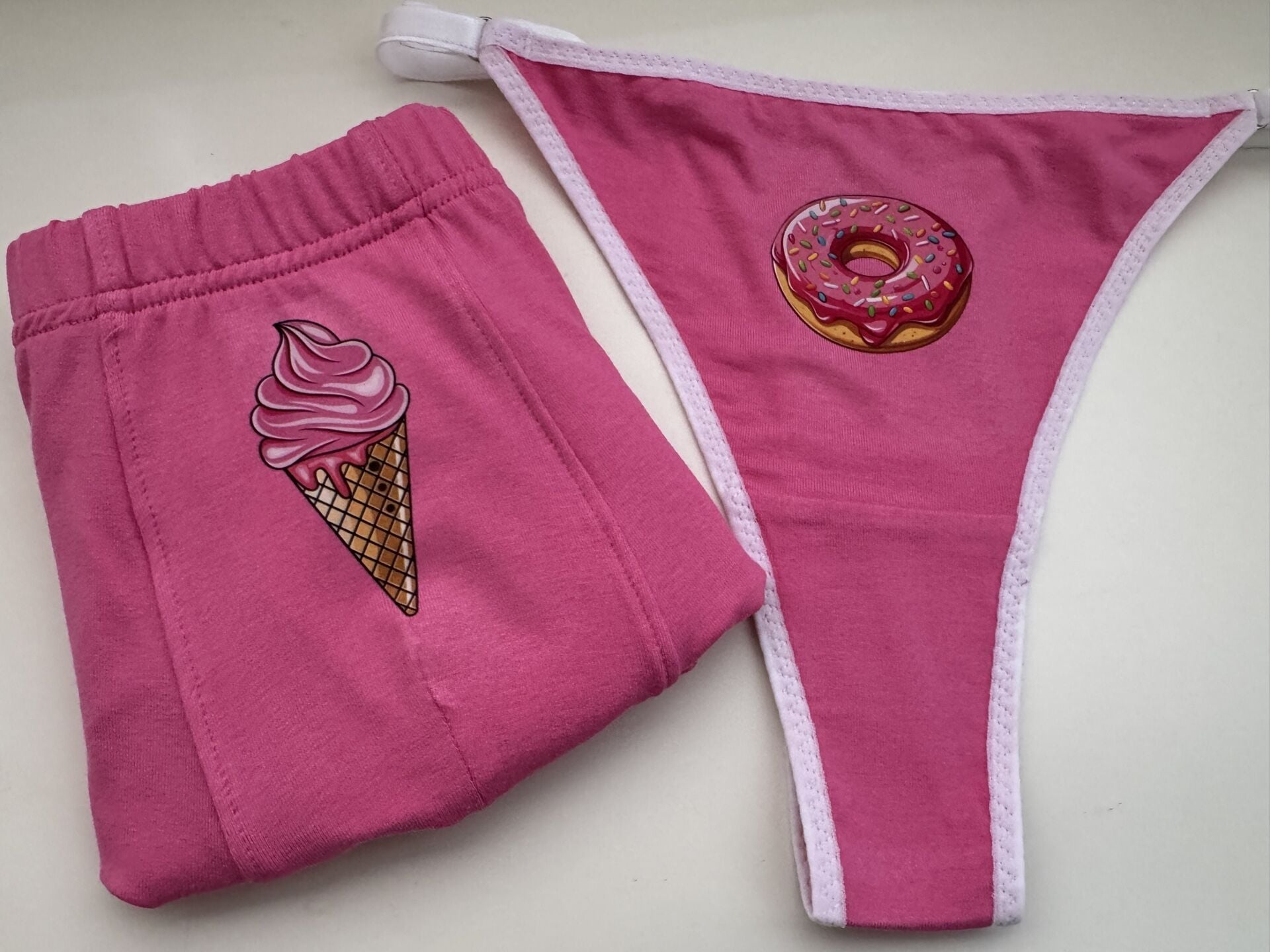 Sevgili Kombini - Donut Baskılı PEMBE İç Çamaşırı Takımı